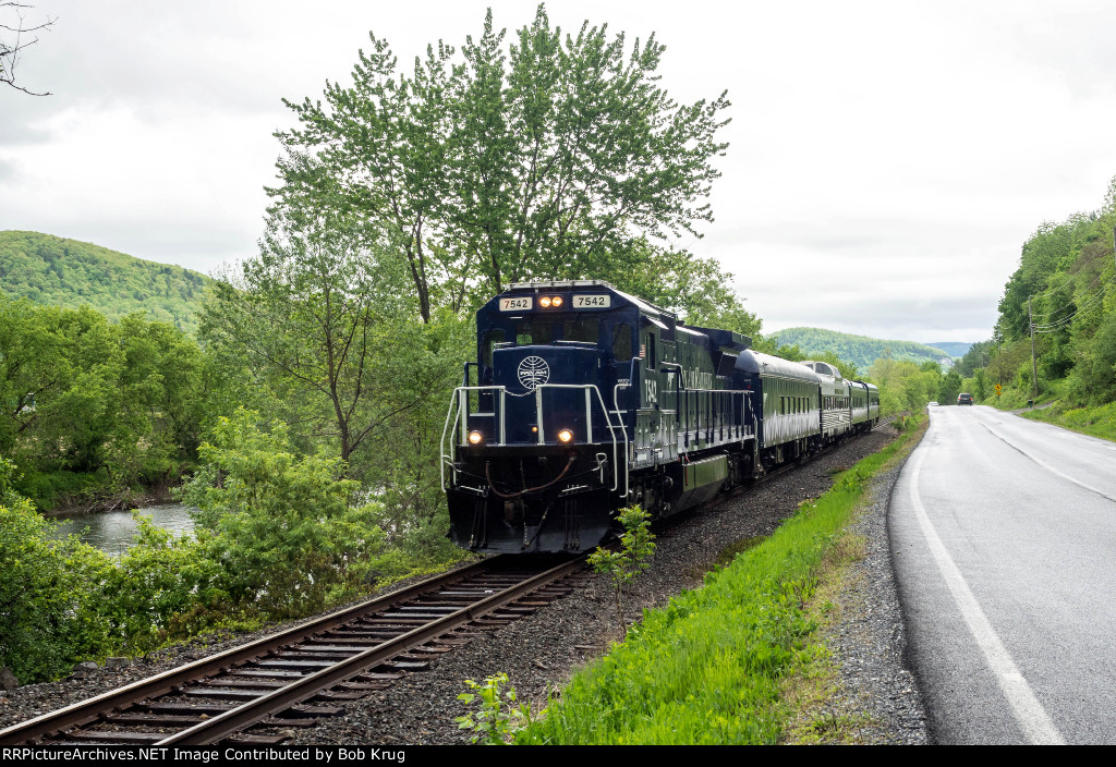 Thf OCS alongside New York State Route 346 in North Petersburgh